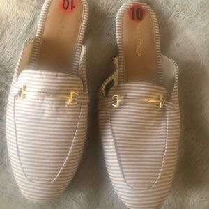 Nautica never worn Women's Gray Striped Mules